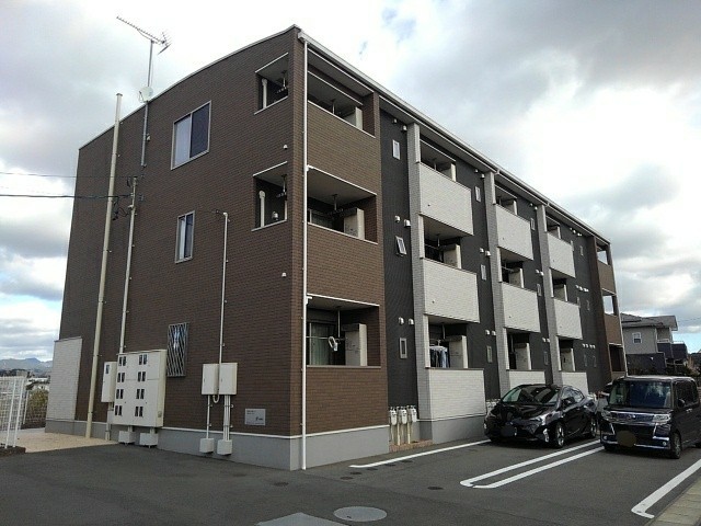 ラルゴ 301号室 外観