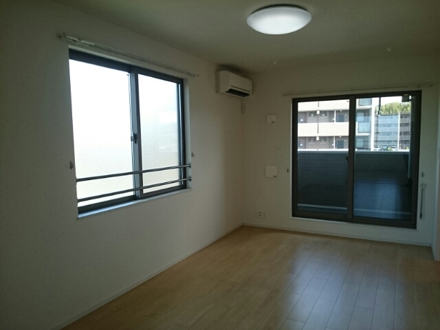 ラルゴ リビング