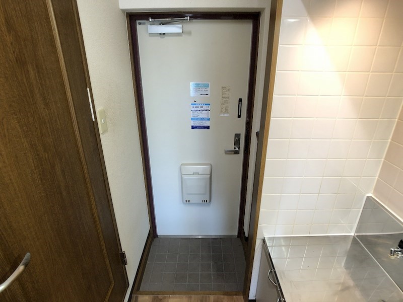 アセンブル 玄関