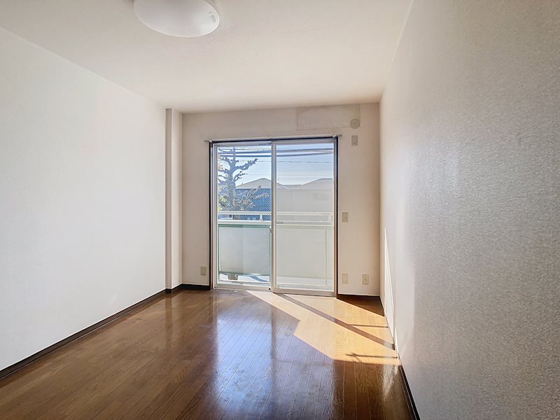 シティ・アベニュー リビング