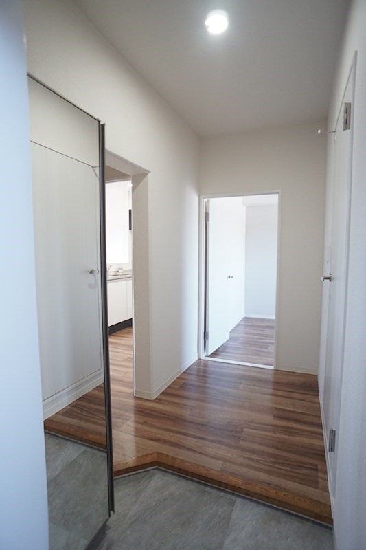 初生パークハイツ 玄関