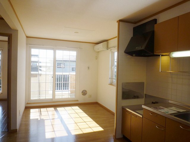 アプリコット・トゥリー リビング