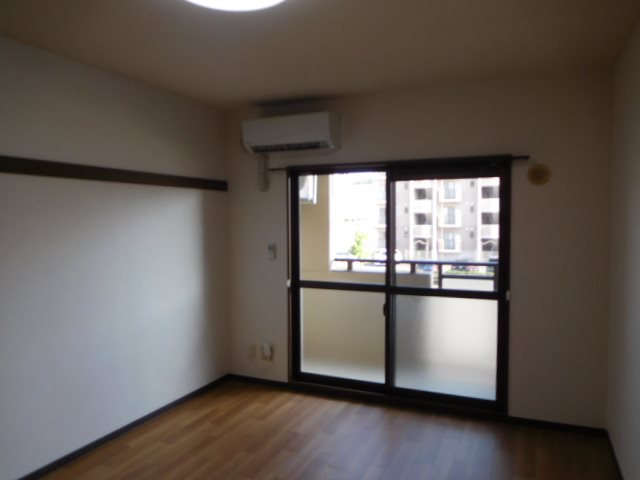 ハミング愛野 リビング