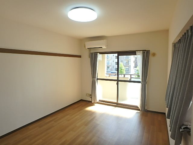 ハミング愛野 リビング