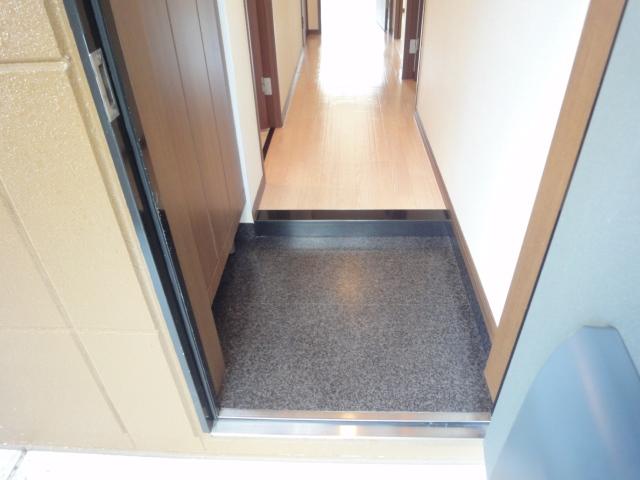 サンライトクロス 玄関