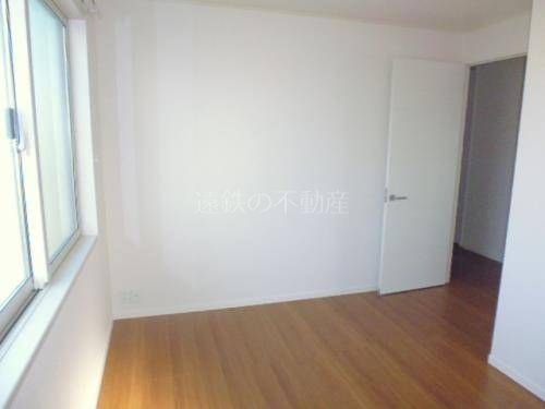 エコライフ長鶴 ベッドルーム