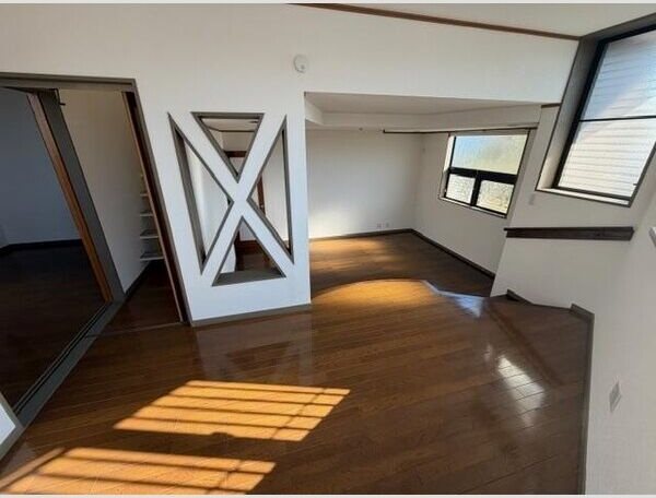 蜆塚1丁目9-10戸建貸家 リビング