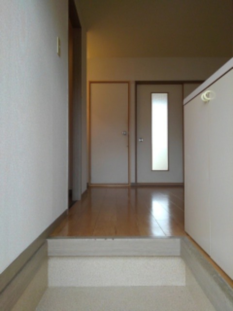 シャルマン高尾 玄関