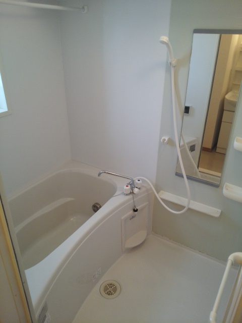 リン・フォート 風呂画像