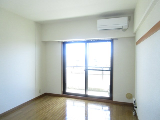 ティアラ西伊場 リビング