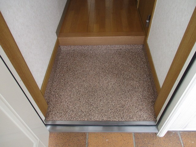 半田ビレッジ４号棟 玄関