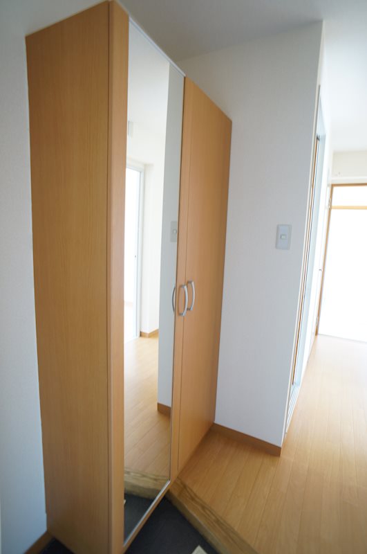 メディオ初生弐番館 玄関