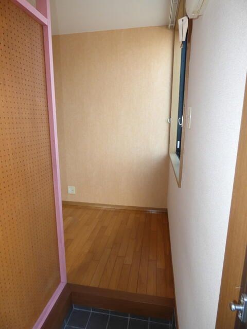 ハピネスすずらん  玄関