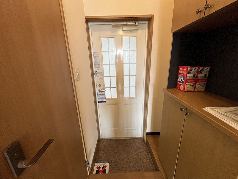 半田ビレッジ６号棟 玄関