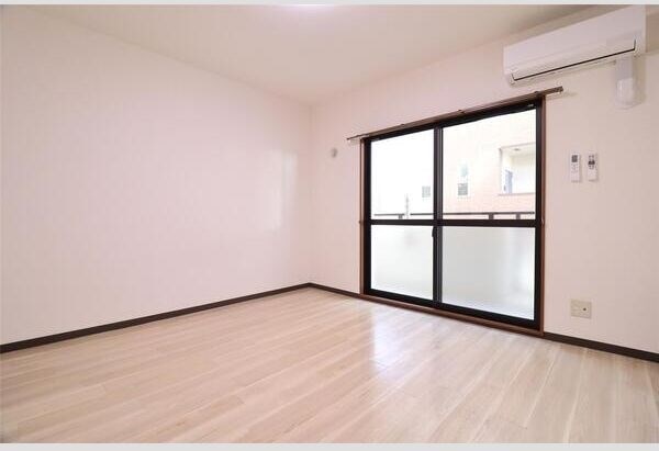 Ｂｌａｎｄｉｎｉ ベッドルーム