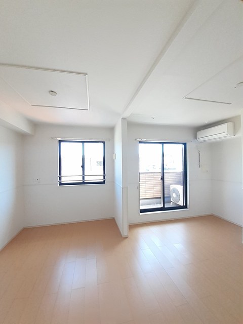 フェリシア ベッドルーム