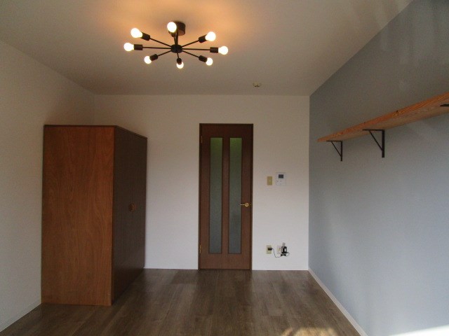 アイレット リビング