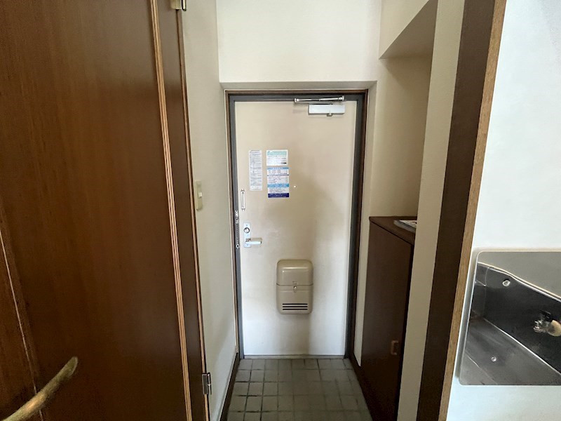 パイン・ベース 玄関