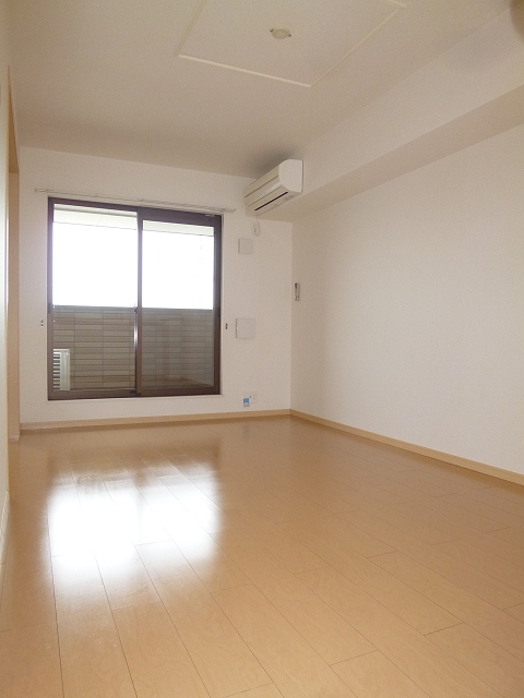 フローリッシュ リビング