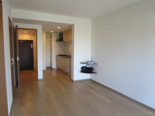 BELL　TREE初生 リビング