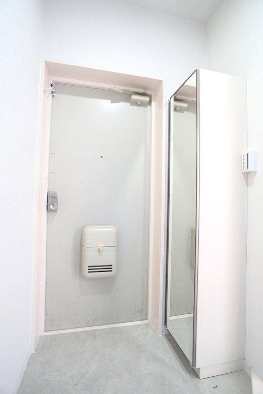 初生パークハイツ 玄関