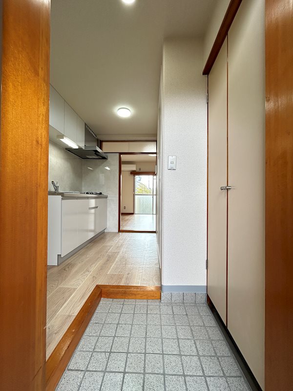 カレッジハイツⅠ 玄関