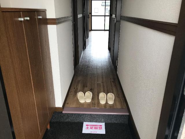 ウィステリア 玄関