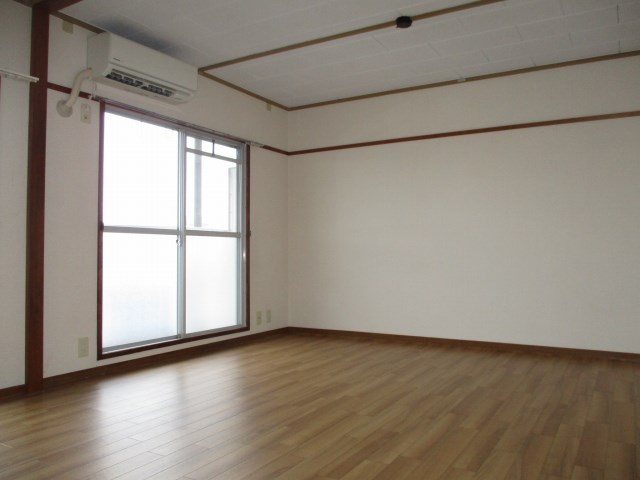 サンハイツ四ッ池B リビング