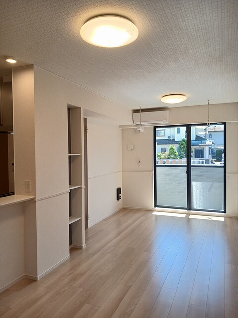 メゾン・ド・エクセレンスⅦ　Ｂ リビング