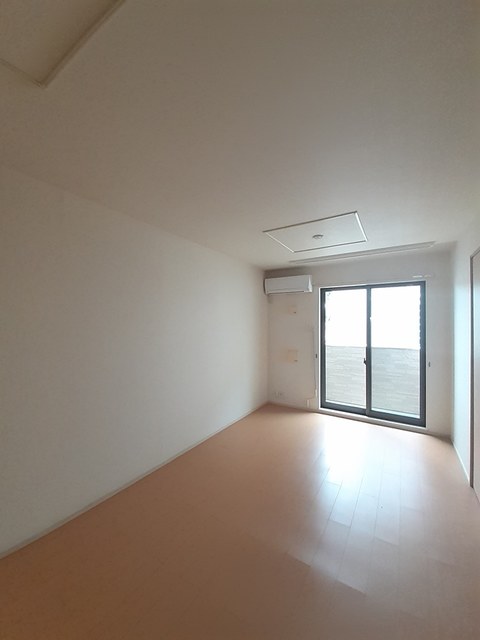 グランブルー　３ｒｄ リビング