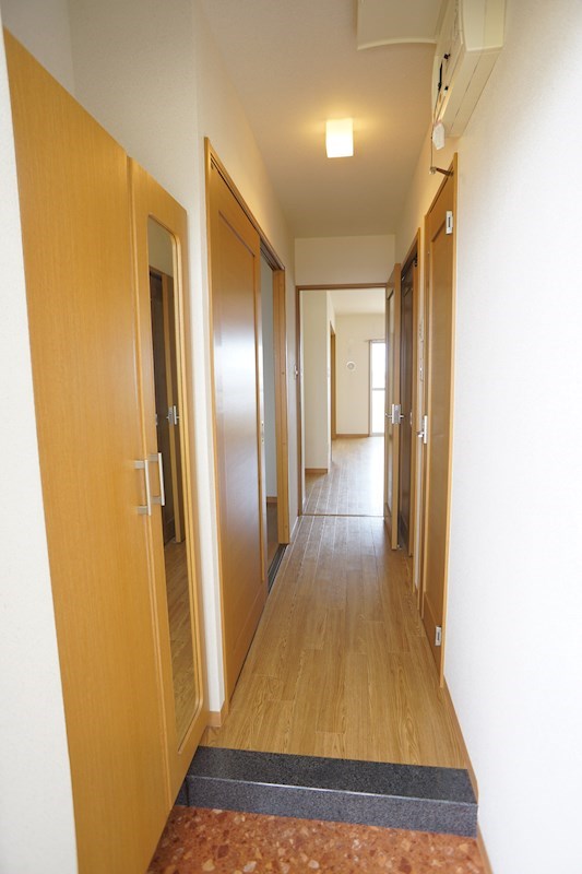 シャルム・ドミール 玄関