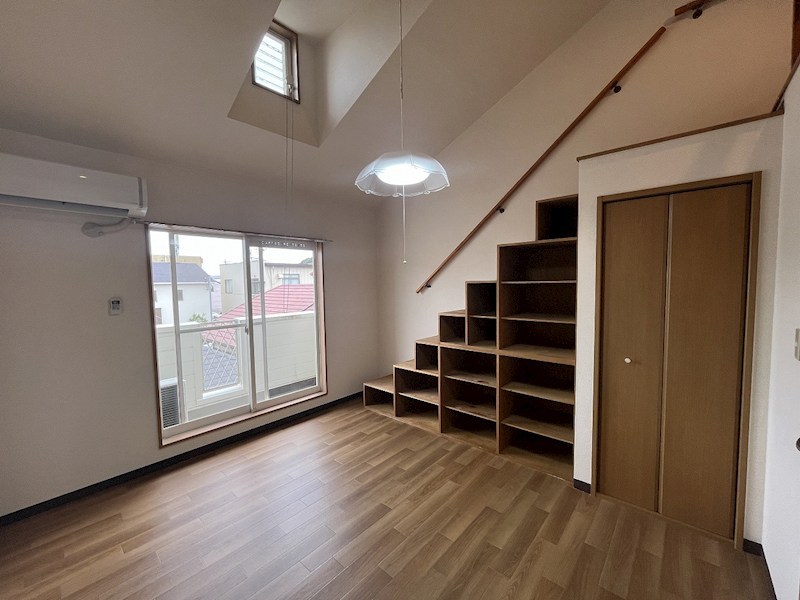 ビバリーハウスＷＥＳＴ リビング