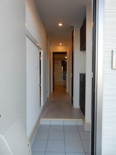 シュプリーム小松 玄関