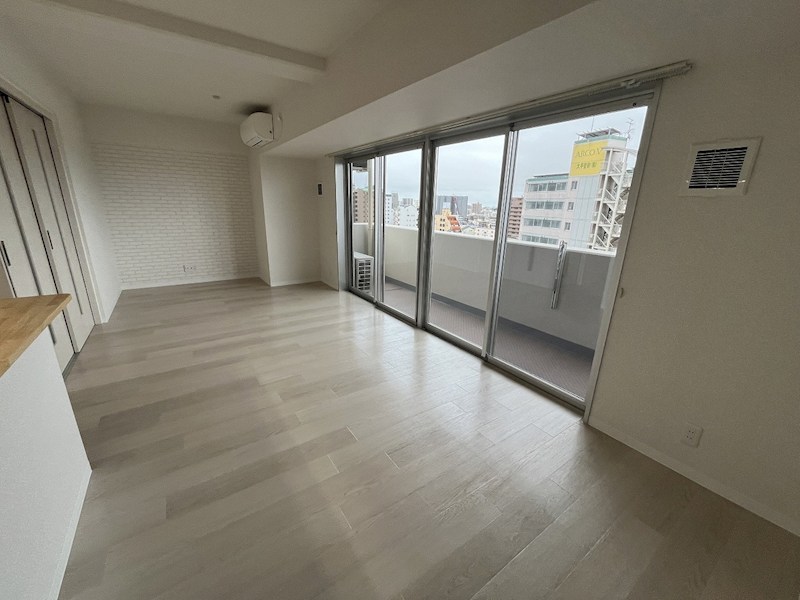 クラウドクレスト栄町 リビング