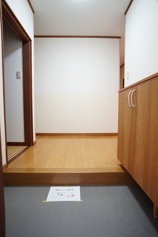 レジデンスコスギB 玄関