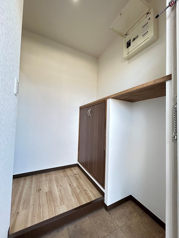 ジュネスFujiⅡ 玄関