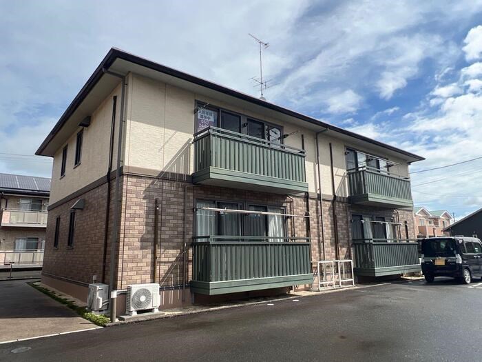 ツイトローネA 202号室 外観