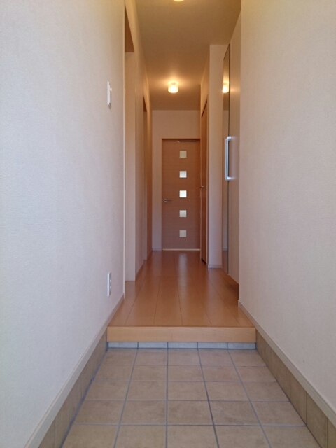 プランドールＡ 玄関