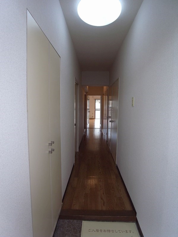 リヴェールセントラルハイツ 玄関