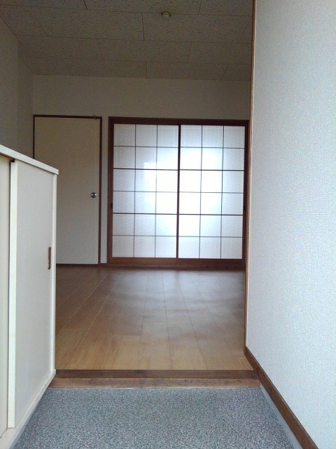 スタシスＢ 玄関