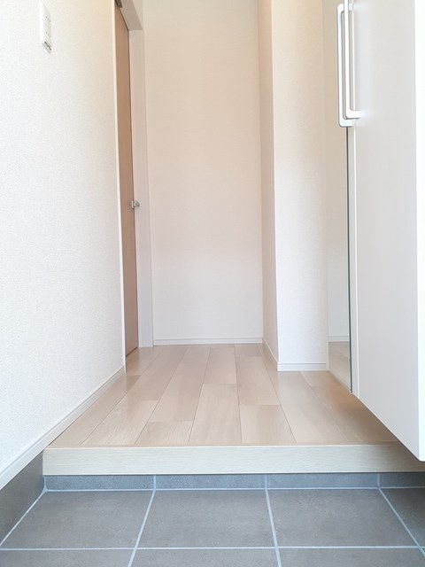 ソル・レヴァンテ　クワトロ 玄関