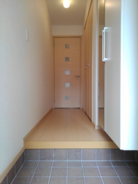 メゾン・ド・ファミーユ 玄関