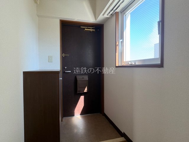アズビオス元城 玄関