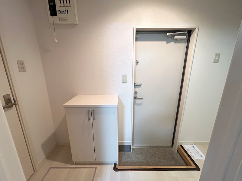 クレフラスト市野町 玄関