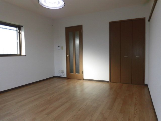 ユートピアマツバラ ベッドルーム