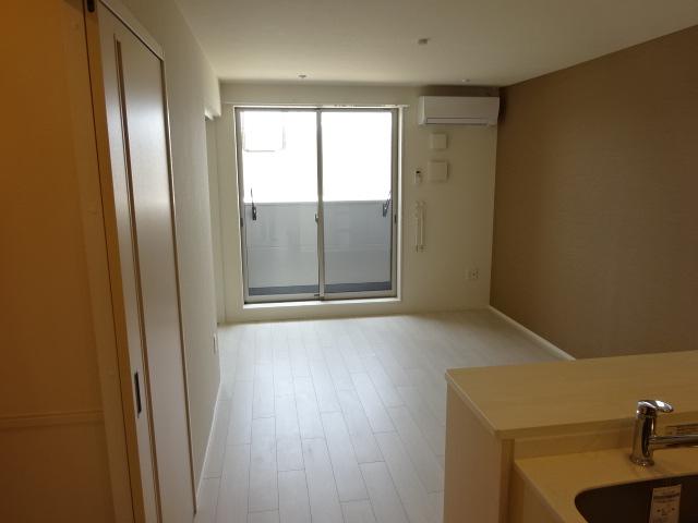 シーダー初生 リビング