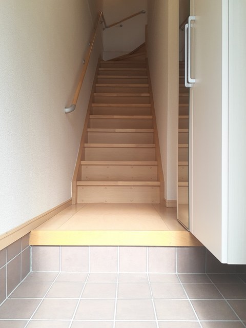 しなの　Ｆ 玄関