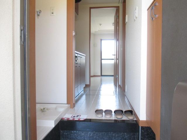 ラ・プロニティ 玄関