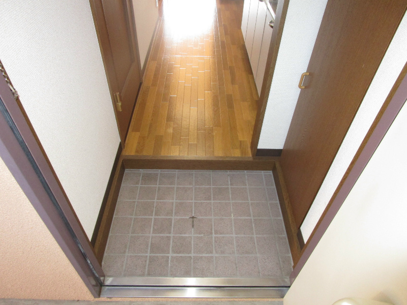 クロスロード広沢 玄関