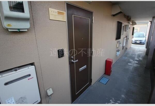 パルコートハイツ 玄関